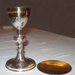 Czym jest patena liturgiczna?