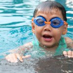 Gdzie nauczyć pływać dziecko w Krakowie