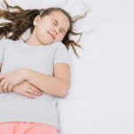 Jak objawia się ból brzucha u dziecka?